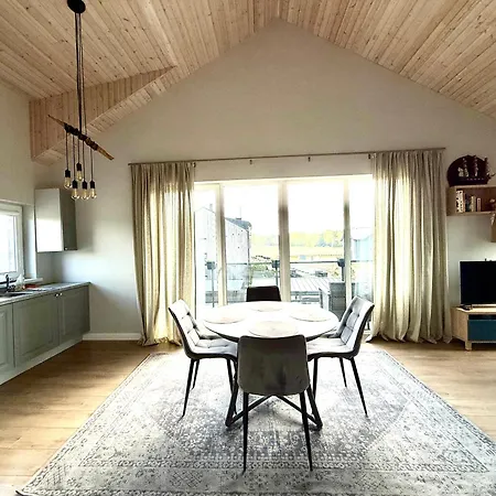 Gray House Апартаменти